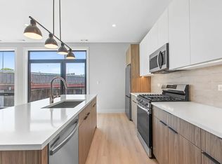 3953 W Dakin St #406, Chicago, IL 60618