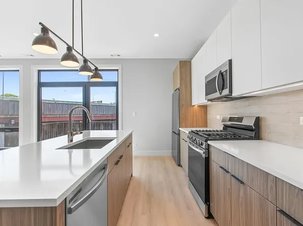 KDG Irving Park LLC, 3953 W Dakin St #405, Chicago, IL 60618