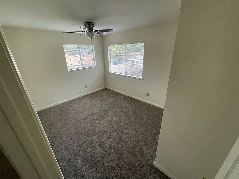 575 El Camino Ave — Photo 7