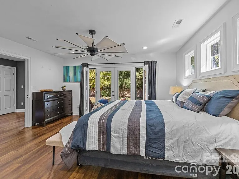 1501 Herrin Ave — Photo 20