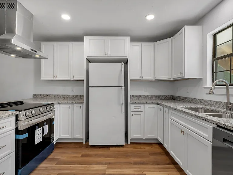 2956 Woodrich Dr #B — Photo 5