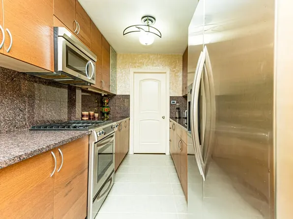 3655 Shore Parkway image 1 of 24