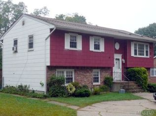 14 2nd Ave, Rocky Point, NY 11778