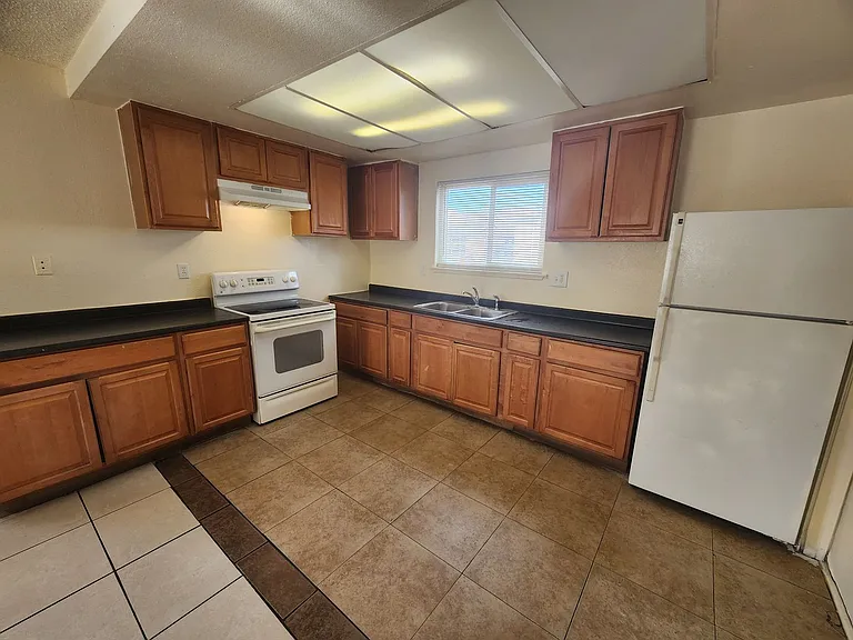 4610 Elk Springs Ave — Photo 14