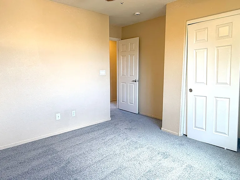 1013 Shades End Ave — Photo 35