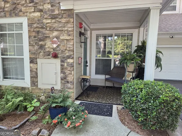 211 Edinburgh Ct, Alpharetta, GA 30004