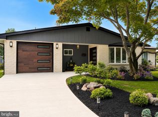 139 Willow Dr, Levittown, PA 19054
