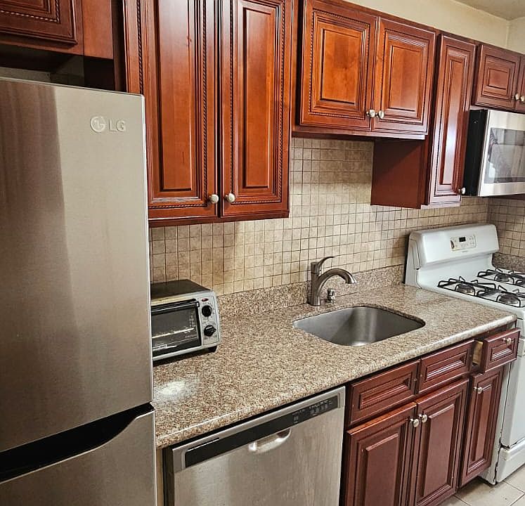 1st image of 34 Standish Rd APT 3