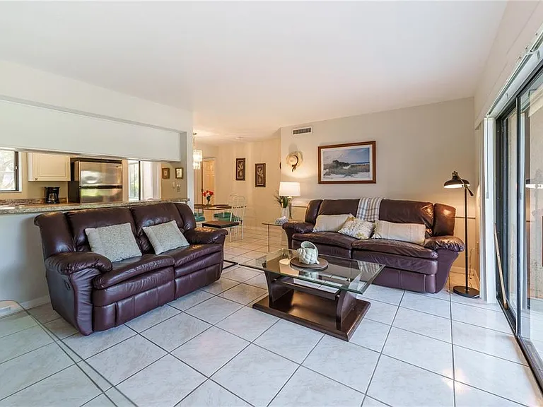 5685 Ashton Lake Dr — Photo 3