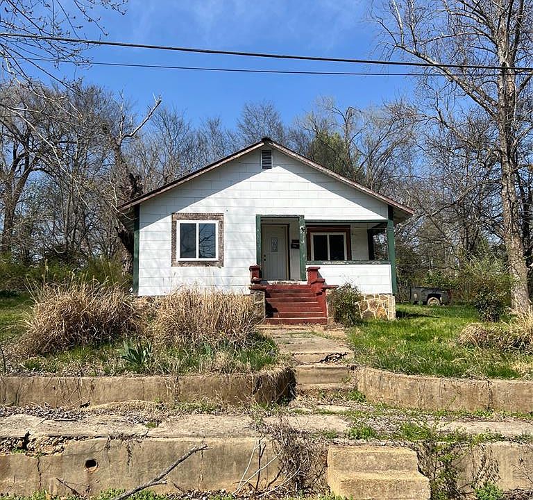 1st image of 505 Plum St