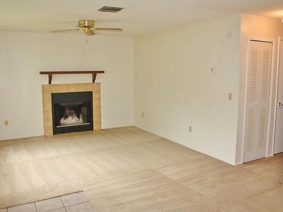 2nd image of 301 Northlake Dr