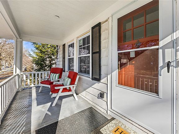 3rd image of 48 Arbordale Ave