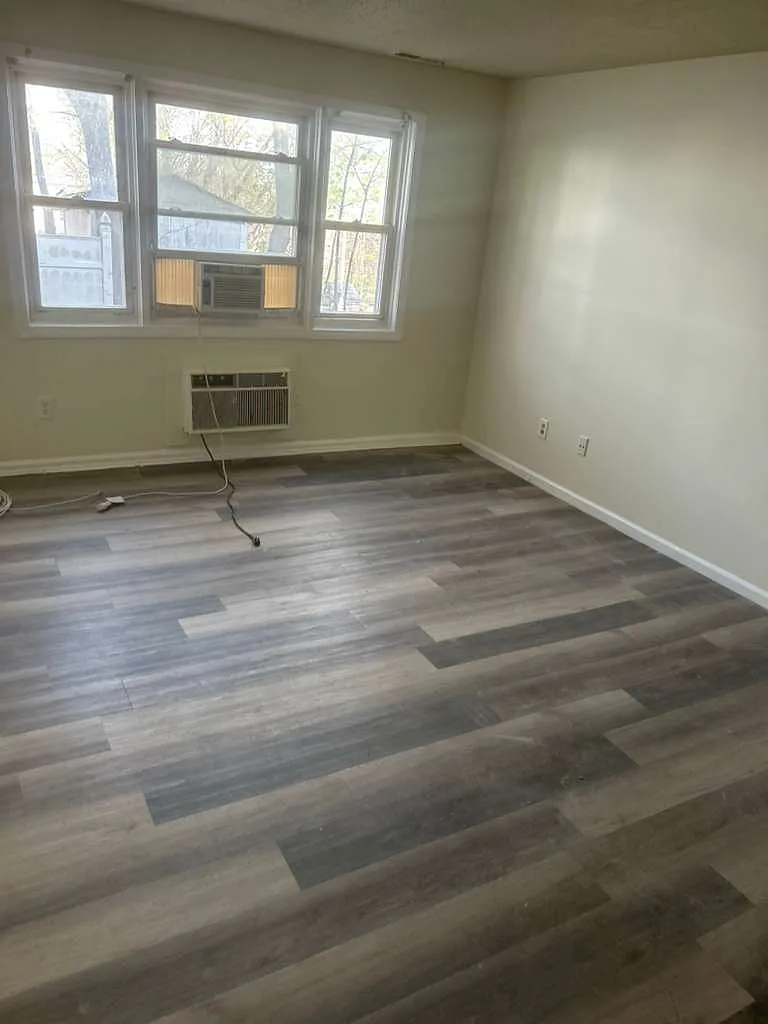1 bed, 936 sqft, $1,800 — Photo 3