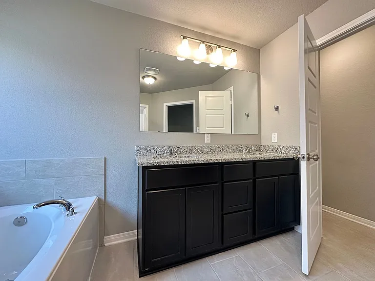 1821 Horatio St — Photo 18