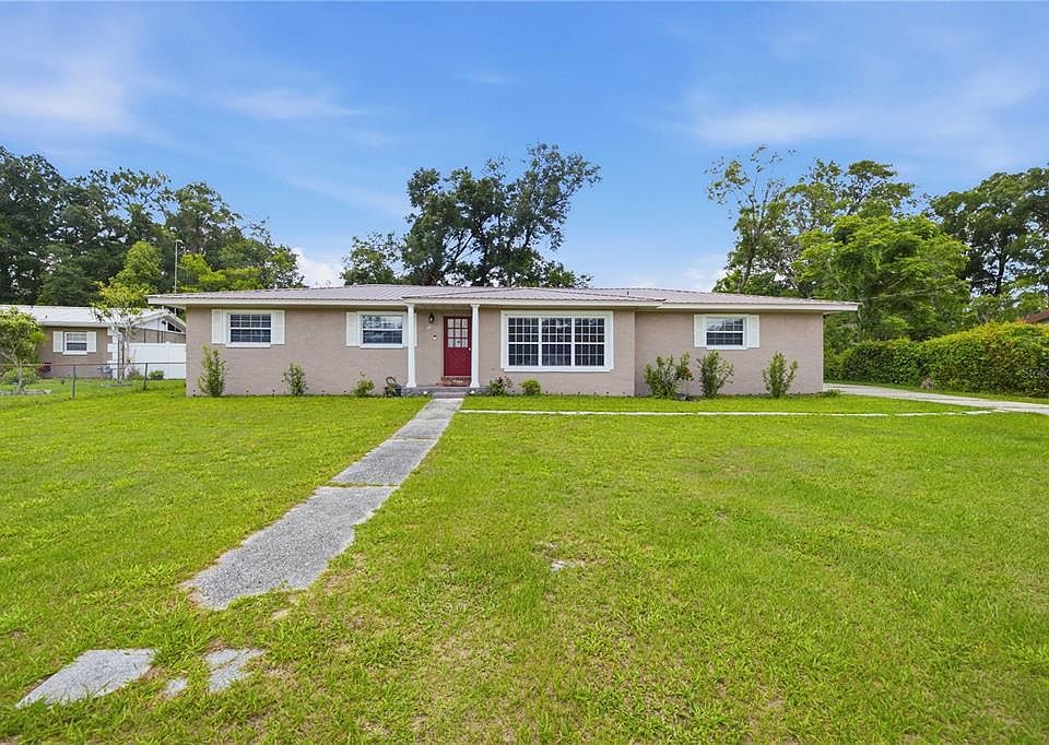 1st image of 4218 SE 14th Pl