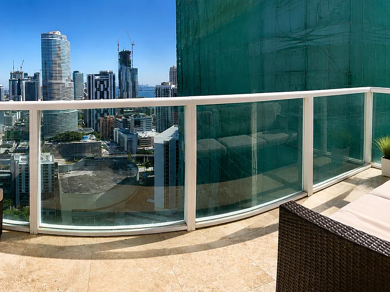 41 SE 5th St #2101 — Photo 25