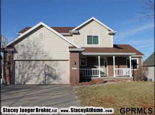 7866 Red Oak Rd, Lincoln, NE 68516