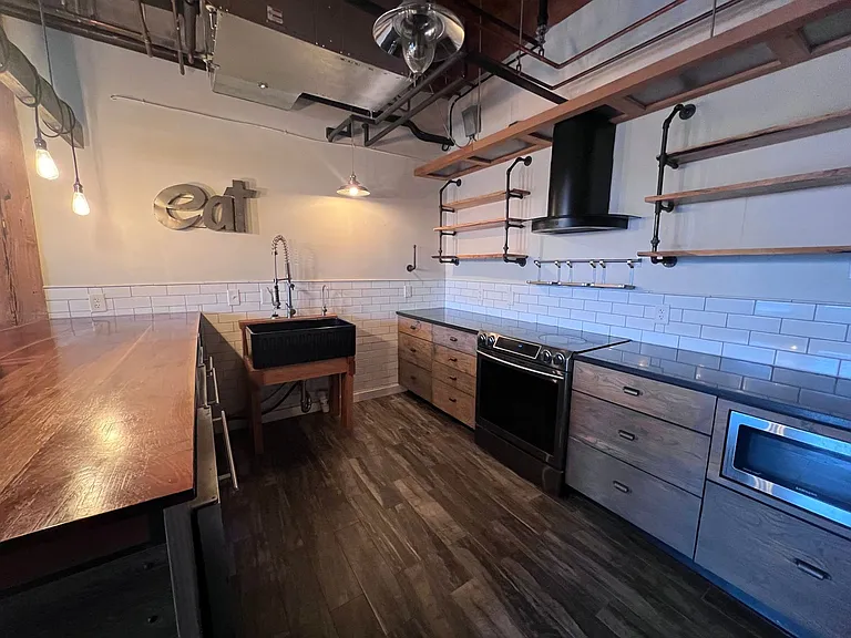600 Monroe Ave NW #206 — Photo 6