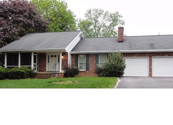 2nd image of 700 Clinton St #A