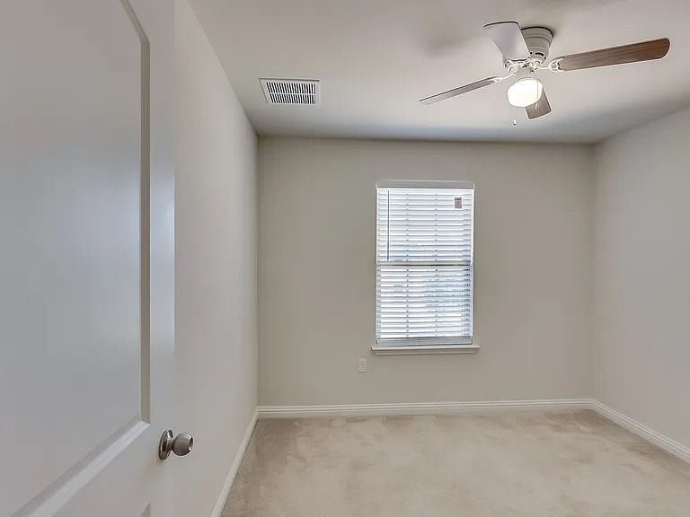 1005 Cold Bear Cv — Photo 21