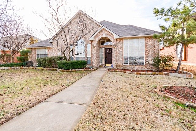 1st image of 3308 Bluegrass Dr