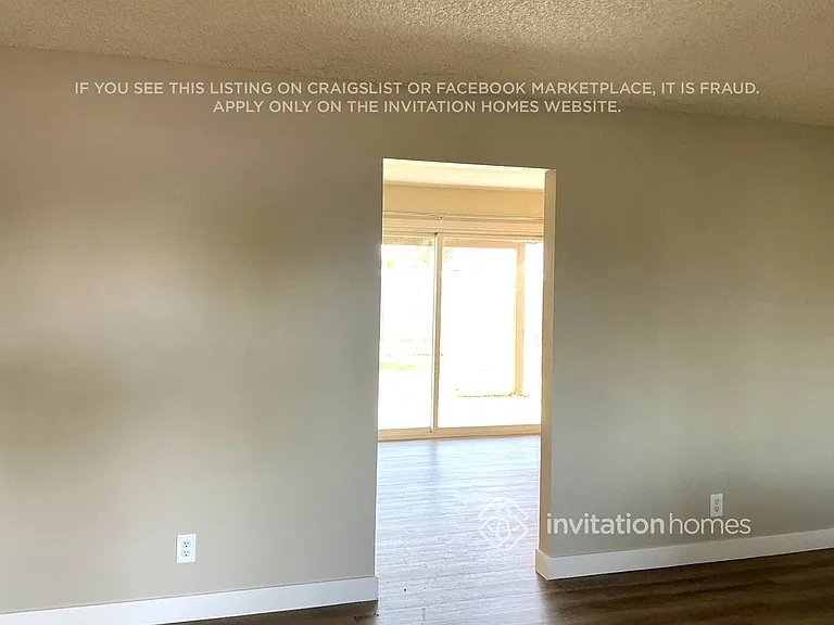 1249 E 8th St — Photo 4