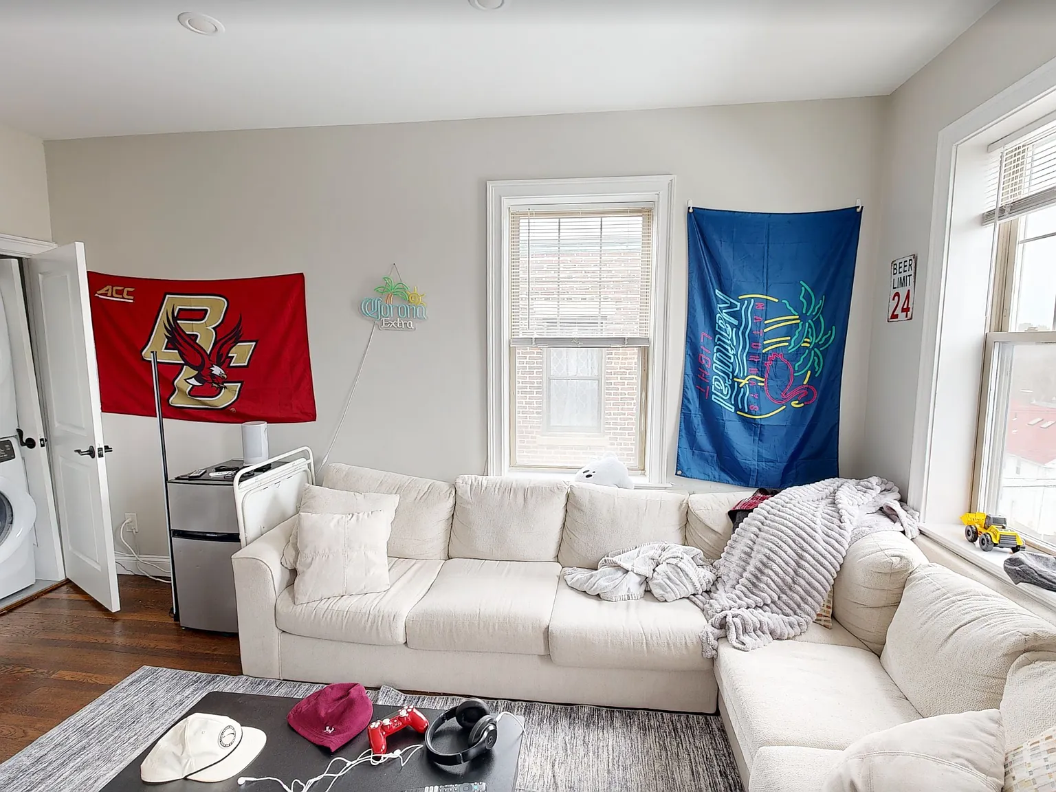 2 bed, 950 sqft, $3,400 — Photo 3