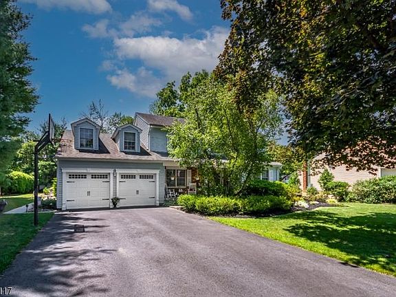 2nd image of 29 Parkway Dr