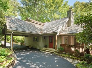 318 Rushing Brook Ln, Glenville, NC 28736