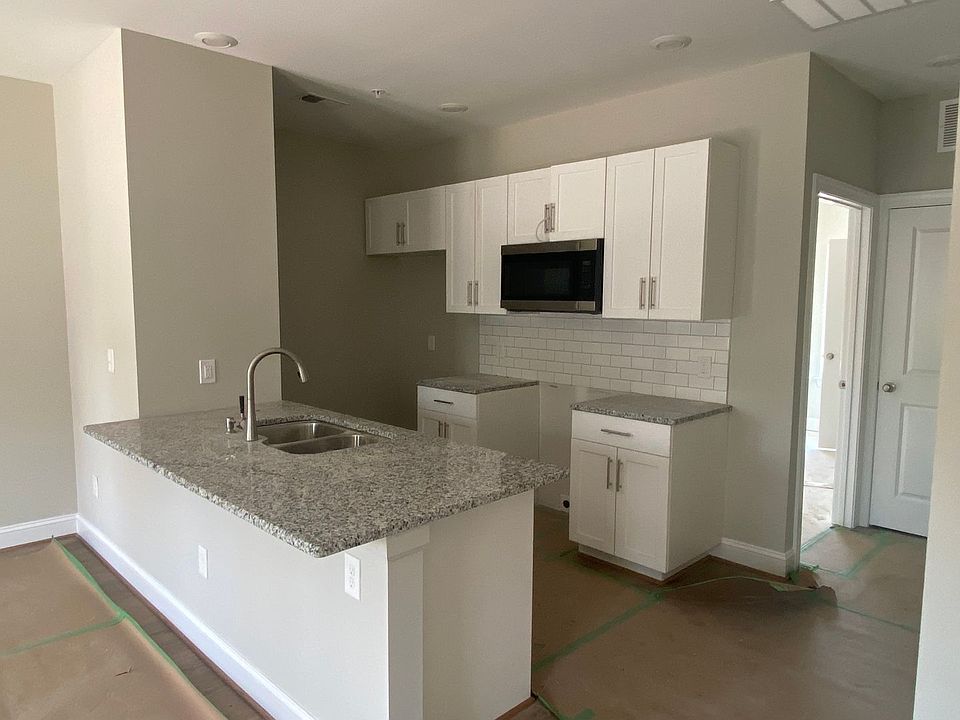 1st image of 5760 Park Ave Unit 204