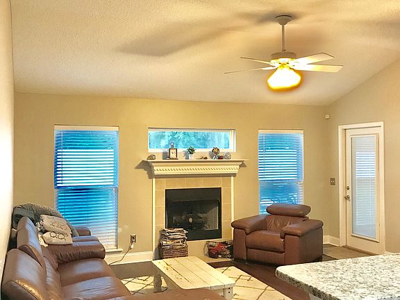 2nd image of 190 Majestic Oaks Dr