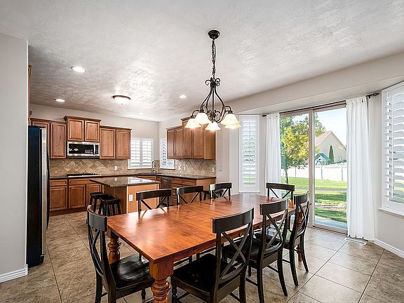 Main floor dining area