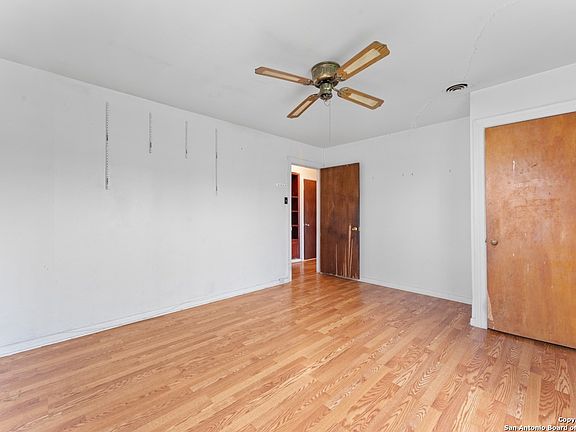 4th image of 3630 W POPLAR ST