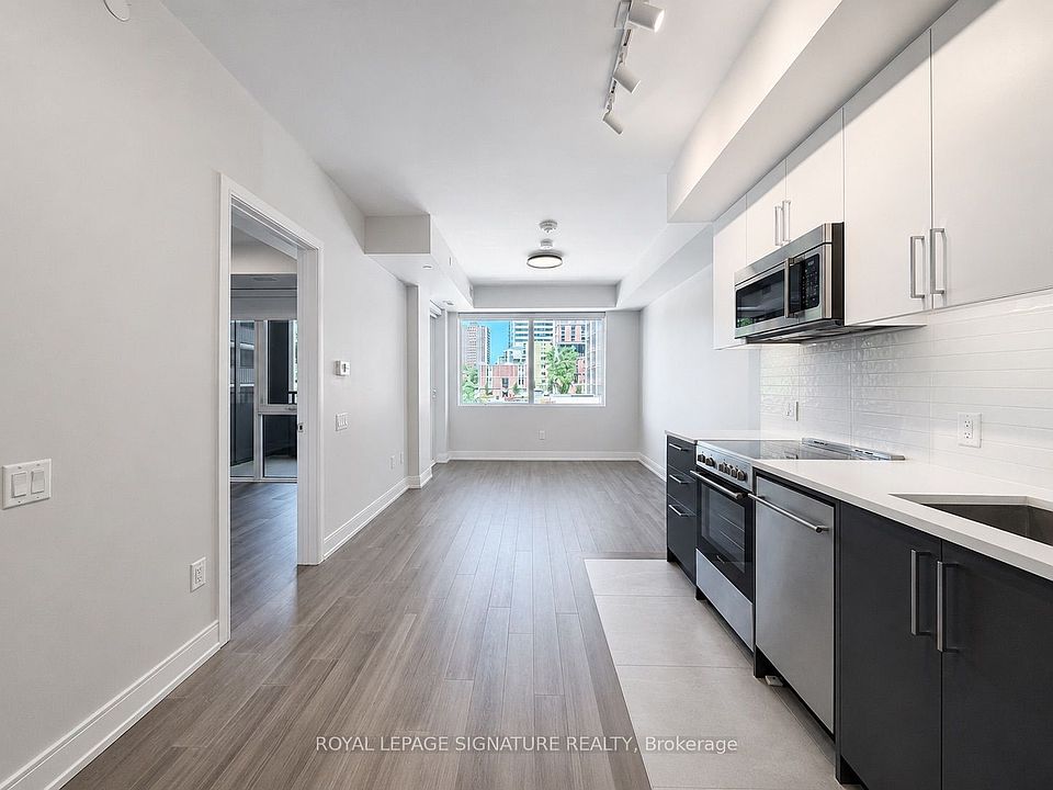 1st image of 664 Spadina Ave #205
