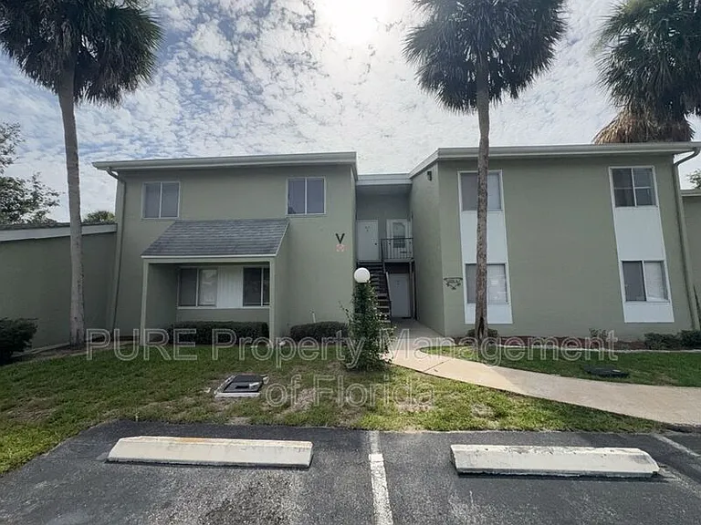 549 Fairways Dr #B — Photo 1