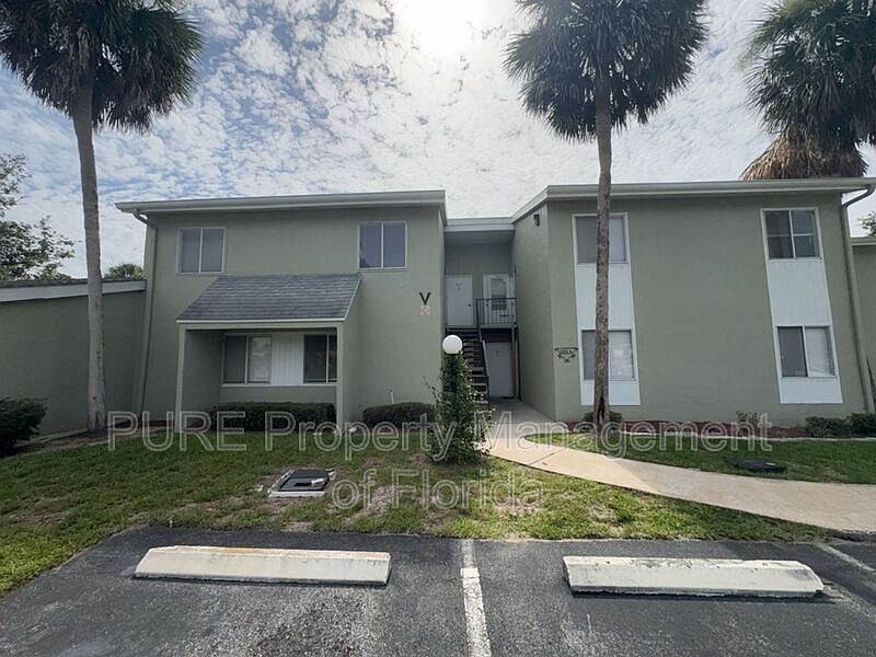 1st image of 549 Fairways Dr #B