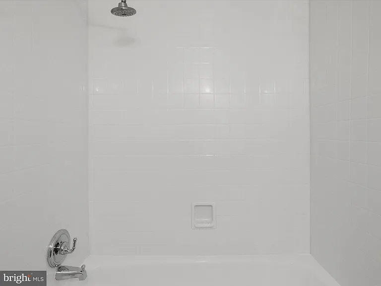 5200 Holden St — Photo 30