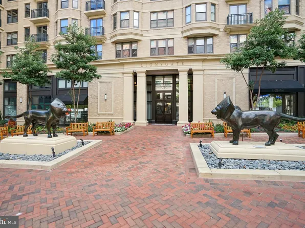 7710 Woodmont Ave APT 303, Bethesda, MD 20814