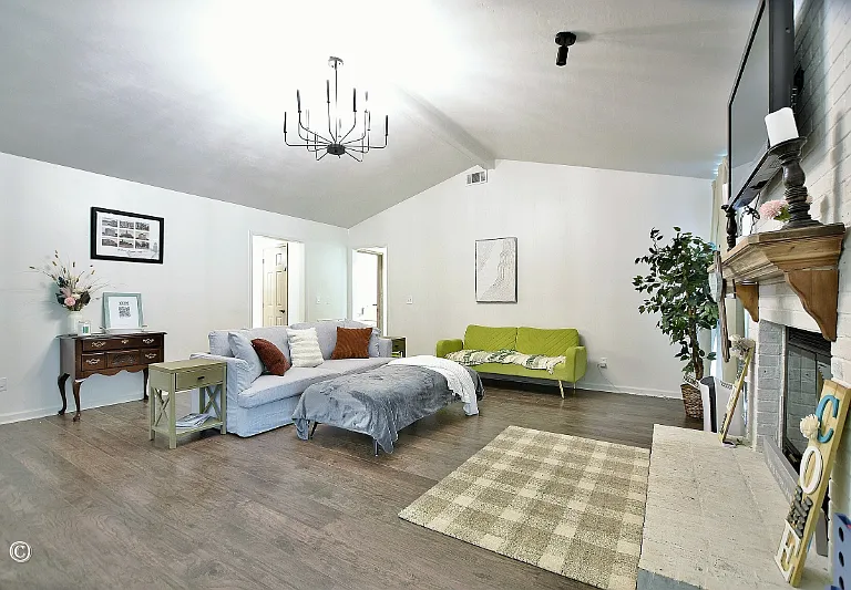 4660 Woodmere Ln — Photo 11