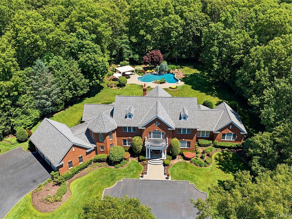 1st image of 7 Fairway Court