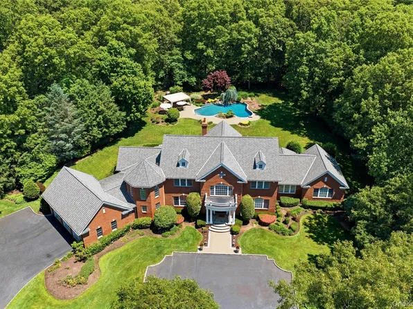 7 Fairway Court, Upper Brookville, NY 11771