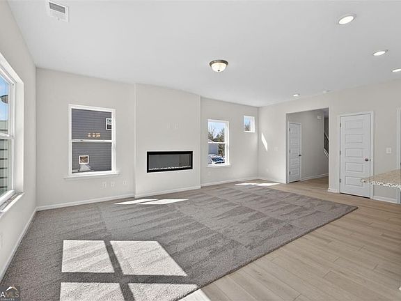 3rd image of 237 Alameda St #38