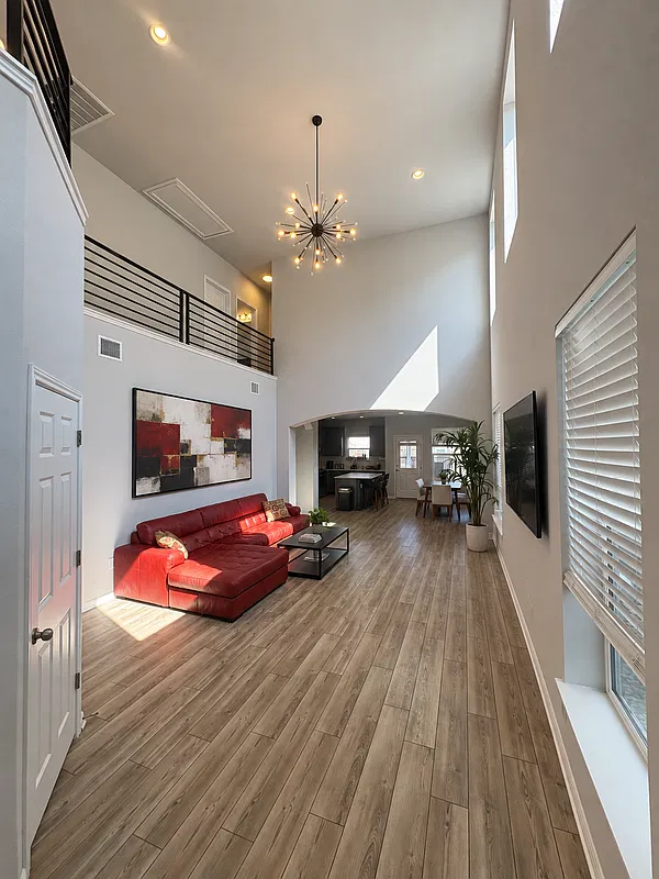 4 bed, 3.5 bath, 2273 sqft, $1,000 — Photo 2