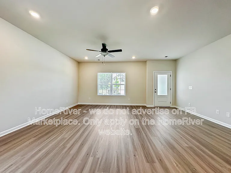437 Chedworth Dr — Photo 2