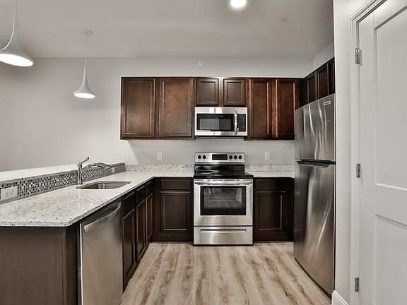 4th image of 36 Hackett Blvd #2B-1Ba-1059Sqft
