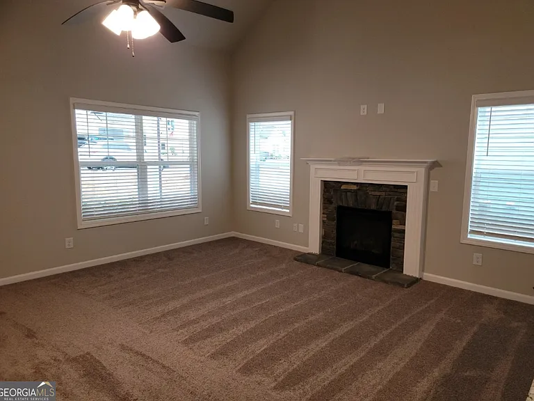 275 Southridge — Photo 10