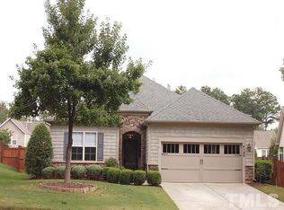 6122 Leesburg Ln, Raleigh, NC 27617