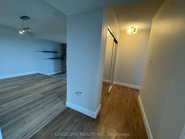 20 Speers Rd #1105 — Photo 32