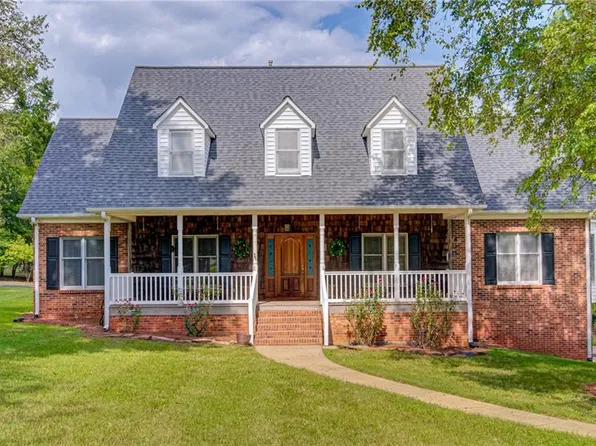 8125 Red Bank Rd, Germanton, NC 27019