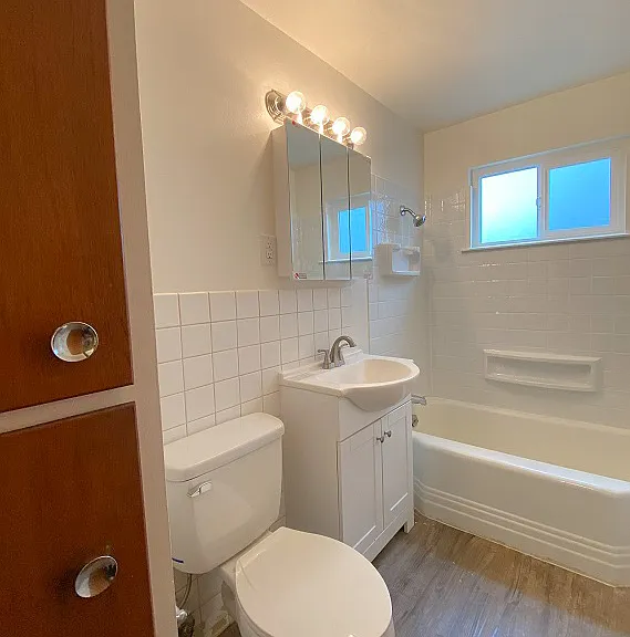 4517 40th Ave NE #4519-1/2 — Photo 10